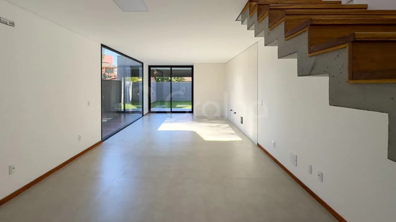 Casa para venda com 3 dormitórios em Açores com 165 m² — foto principal