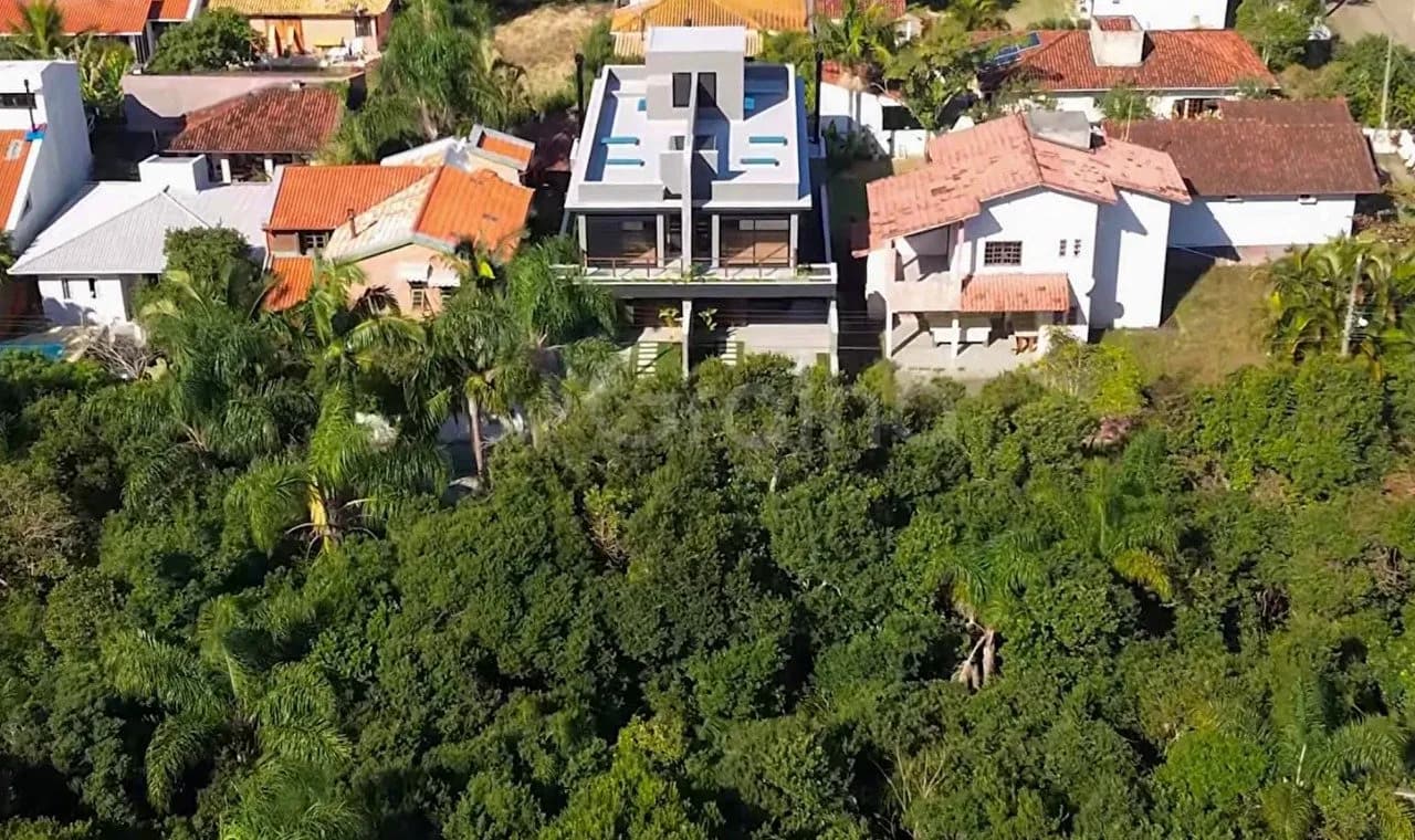Casa para venda com 3 dormitórios em Pântano Do Sul com 165 m² — foto principal