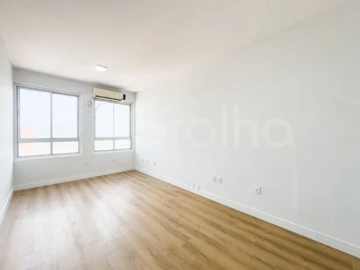 Sala comercial para venda em Centro com 33 m² — foto principal