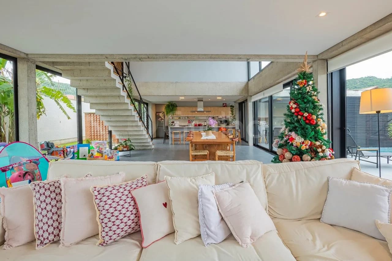 Casa de condomínio para venda com 4 dormitórios em Rio Tavares com 648 m² — foto 2