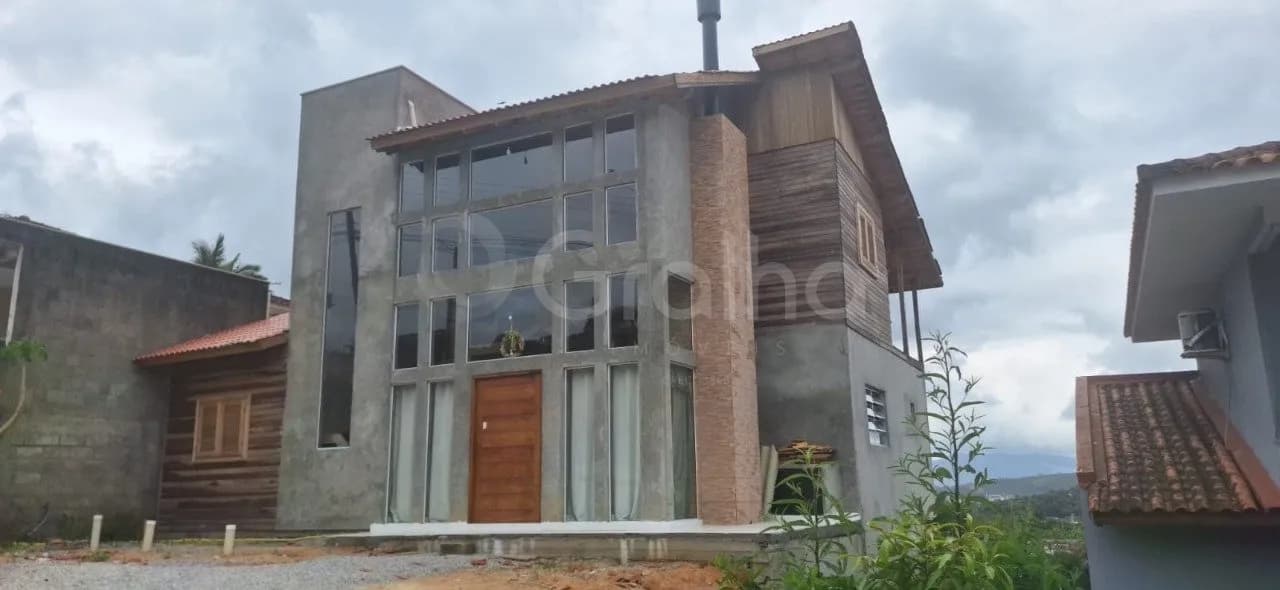 Casa para venda com 3 dormitórios em Centro com 250 m² — foto 2