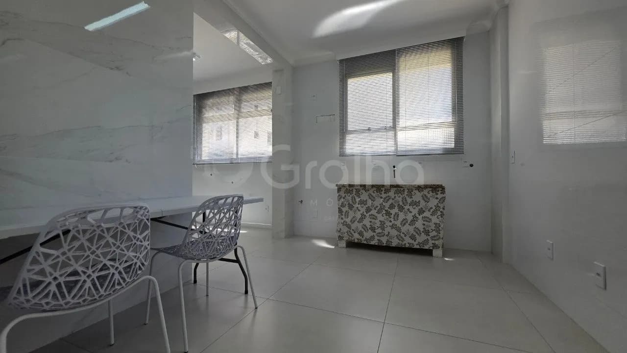 Apartamento para venda com 3 dormitórios em Centro com 150 m² — foto 5
