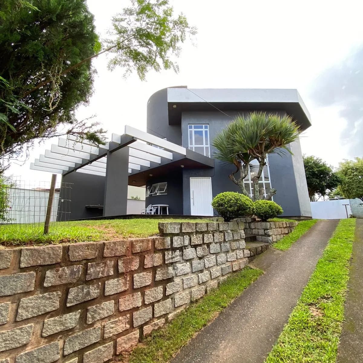 Casa para venda com 2 dormitórios em Campeche com 198 m² — foto principal