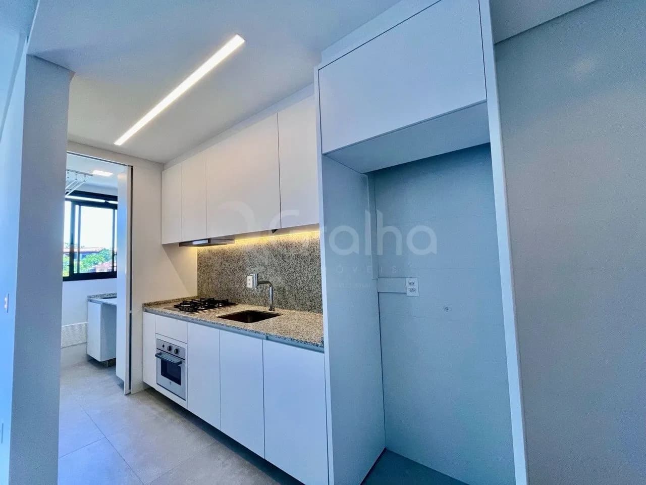 Apartamento para venda com 2 dormitórios em Carvoeira com 65 m² — foto 3