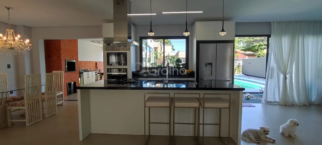 Casa para venda com 3 dormitórios em São João do Rio Vermelho com 209 m² — foto 2