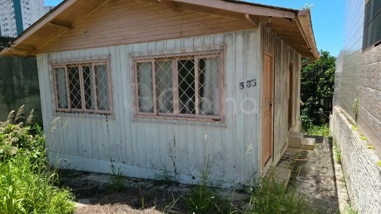 Terreno para venda em Barreiros com 310 m² — foto principal