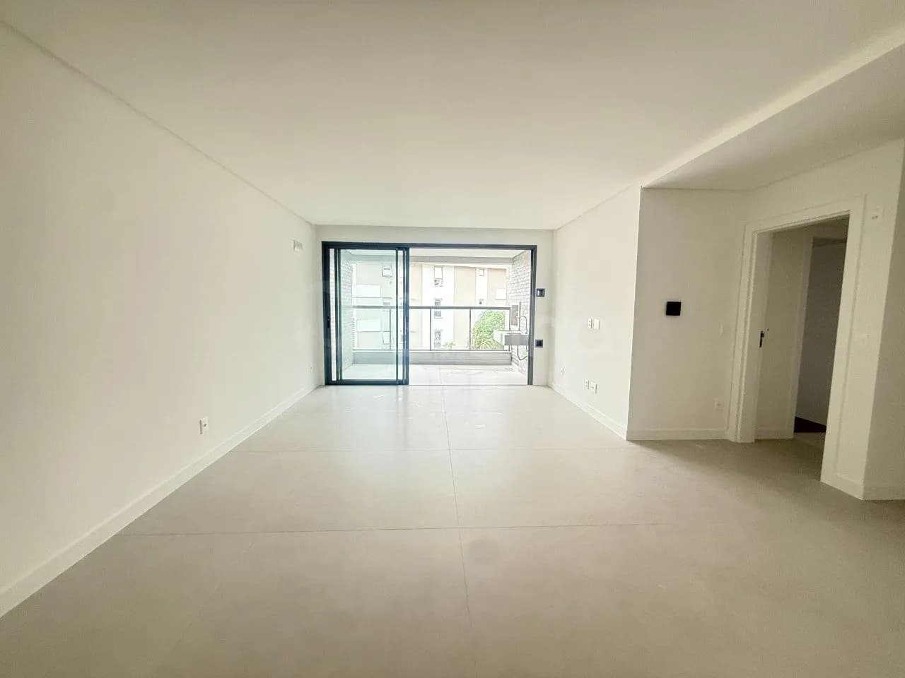 Apartamento para venda com 3 dormitórios em Jurerê com 120 m² — foto principal