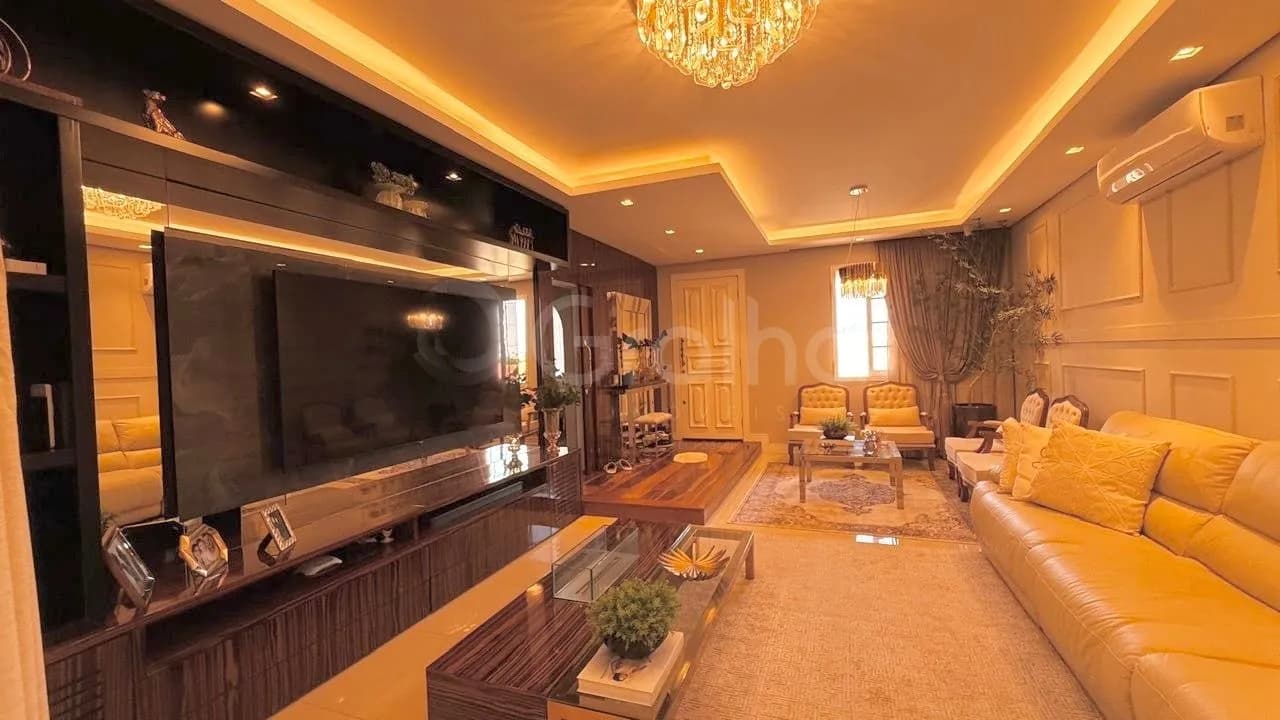 Casa para venda com 3 dormitórios em Bom Abrigo com 306 m²