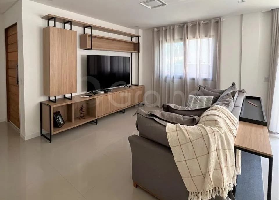 Casa para venda com 3 dormitórios em Saco Grande com 146 m² — foto principal