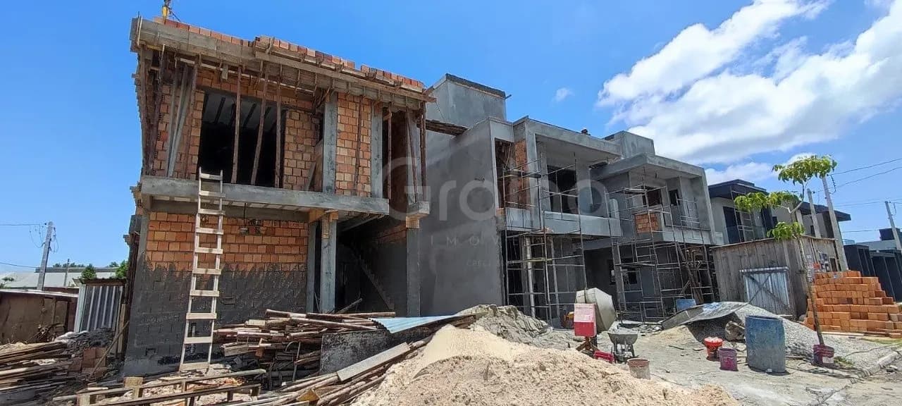 Casa para venda com 3 dormitórios em Canasvieiras com 129 m² — foto 2