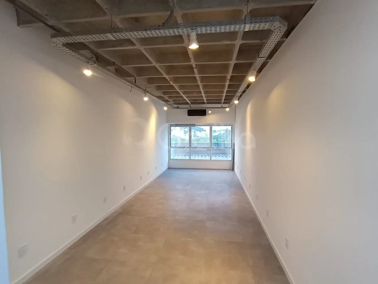 Sala comercial para venda em Trindade com 38 m² — foto principal