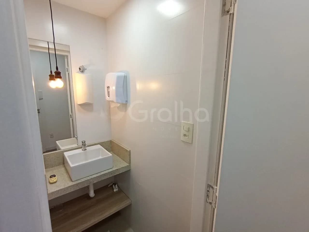 Sala comercial para venda em Trindade com 38 m² — foto 5