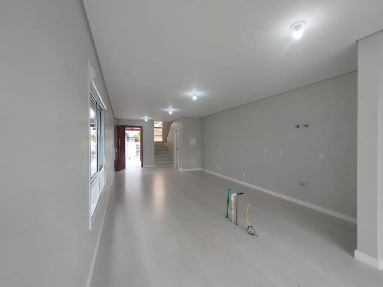 Casa para venda com 3 dormitórios em Carianos com 144 m² — foto 2