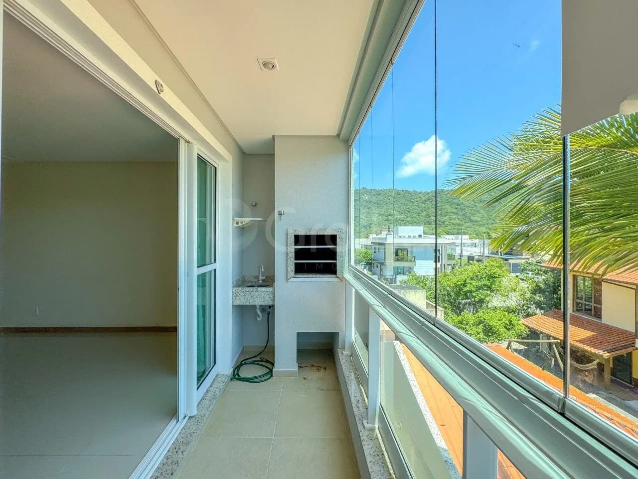 Apartamento para venda com 3 dormitórios em Ingleses Do Rio Vermelho com 112 m² — foto principal