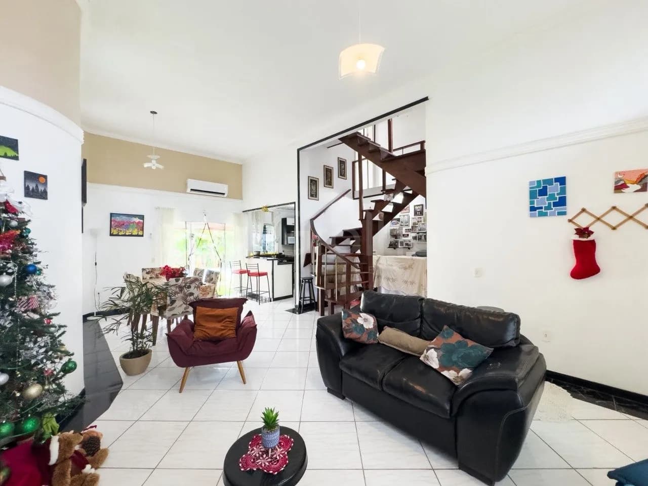 Casa para venda com 3 dormitórios em Cachoeira Do Bom Jesus com 161 m² — foto 2