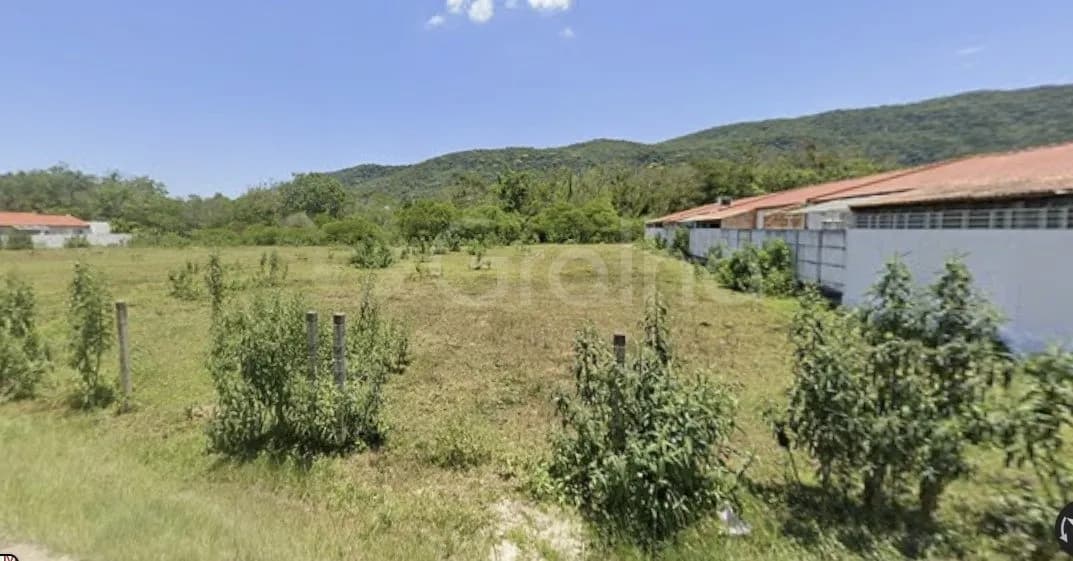Terreno para venda em Forquilhas com 3101 m²