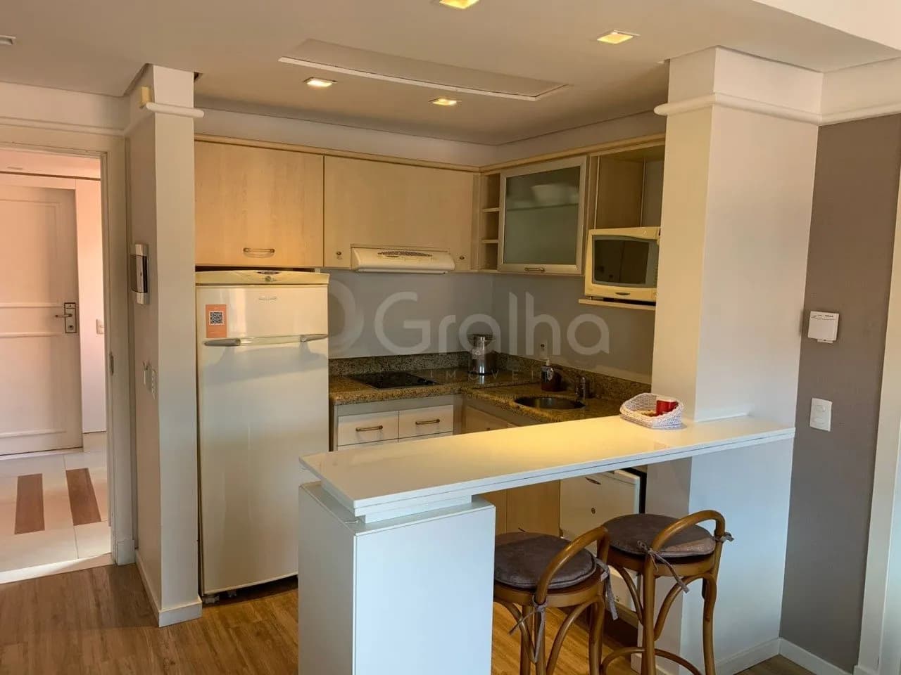 Apartamento para venda com 1 dormitório, em Jurerê com 51 m² — foto 2