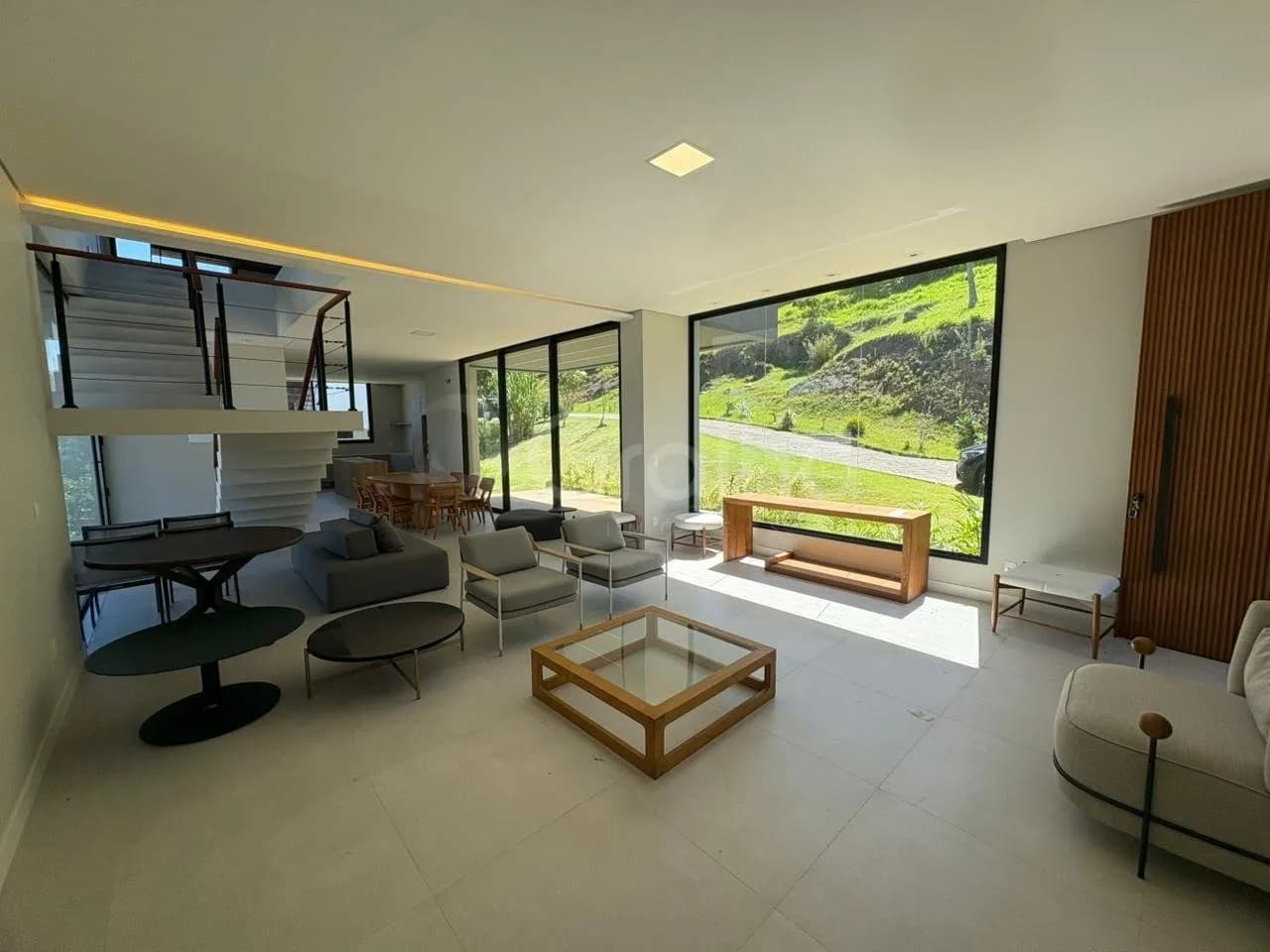 Casa de condomínio para venda com 3 dormitórios em Cachoeira Do Bom Jesus com 250 m² — foto principal