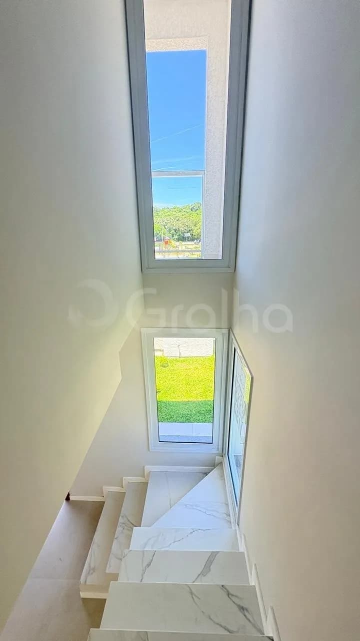 Casa para venda com 3 dormitórios em Ingleses Do Rio Vermelho com 148 m² — foto 2