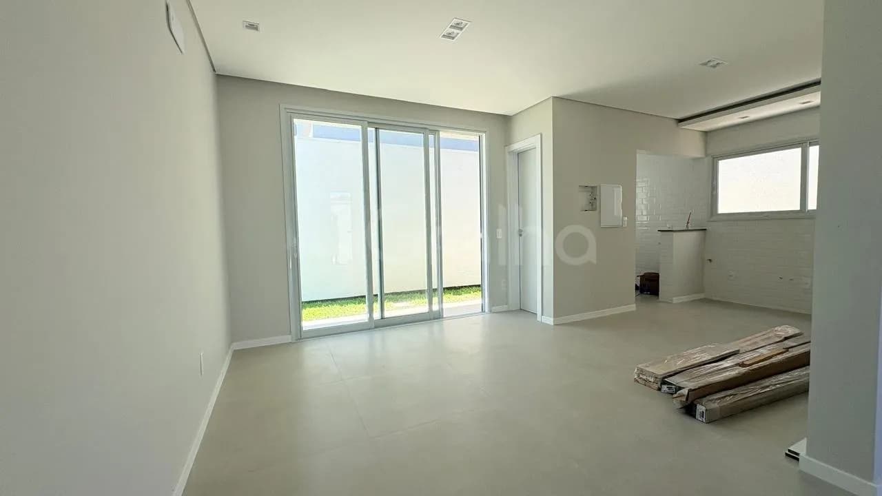 Casa para venda com 3 dormitórios em Ingleses Do Rio Vermelho com 148 m² — foto 3