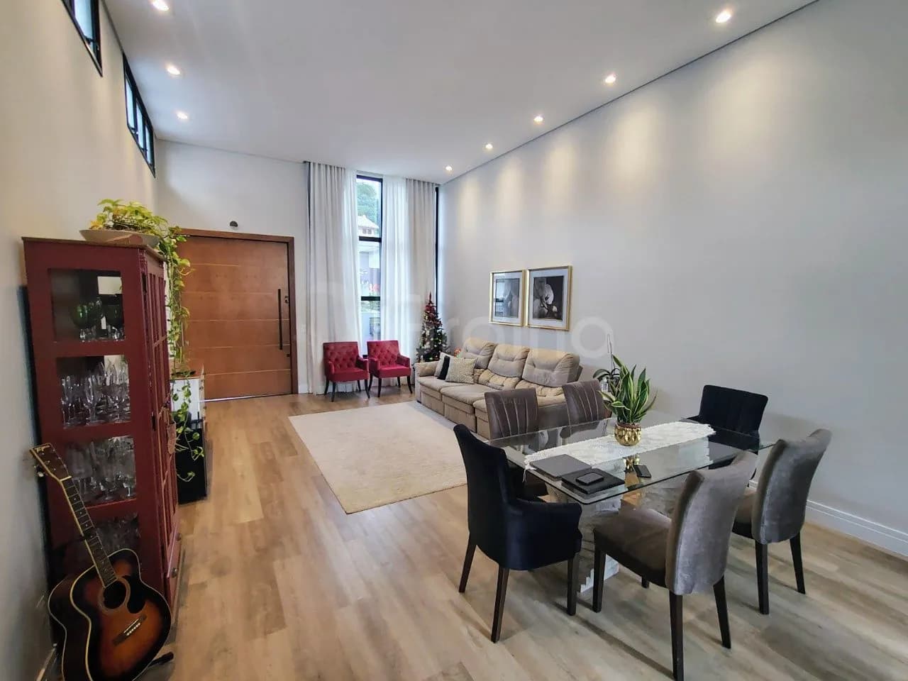 Casa para venda com 4 dormitórios em Côrrego Grande com 200 m² — foto principal