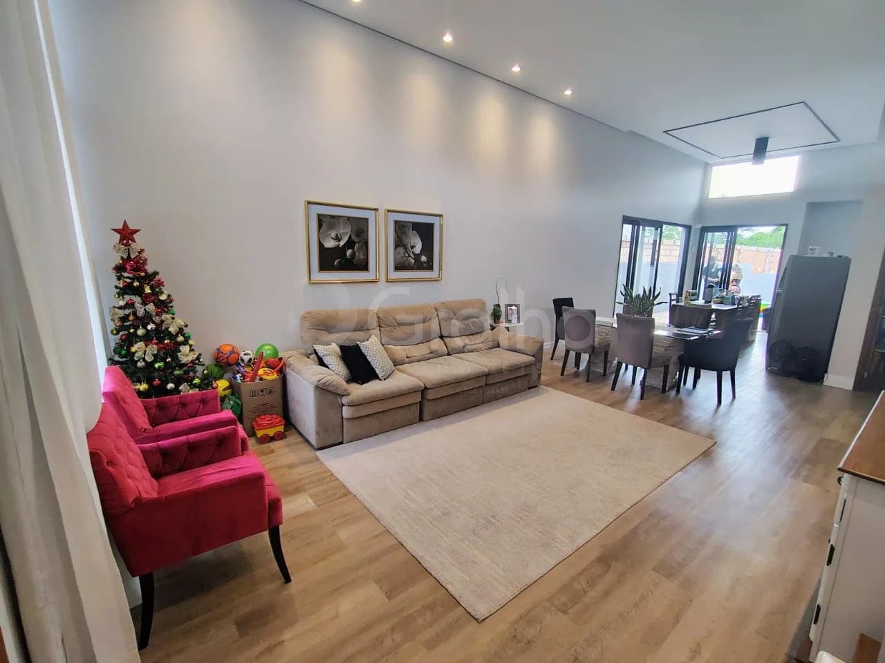 Casa para venda com 4 dormitórios em Côrrego Grande com 200 m² — foto 2