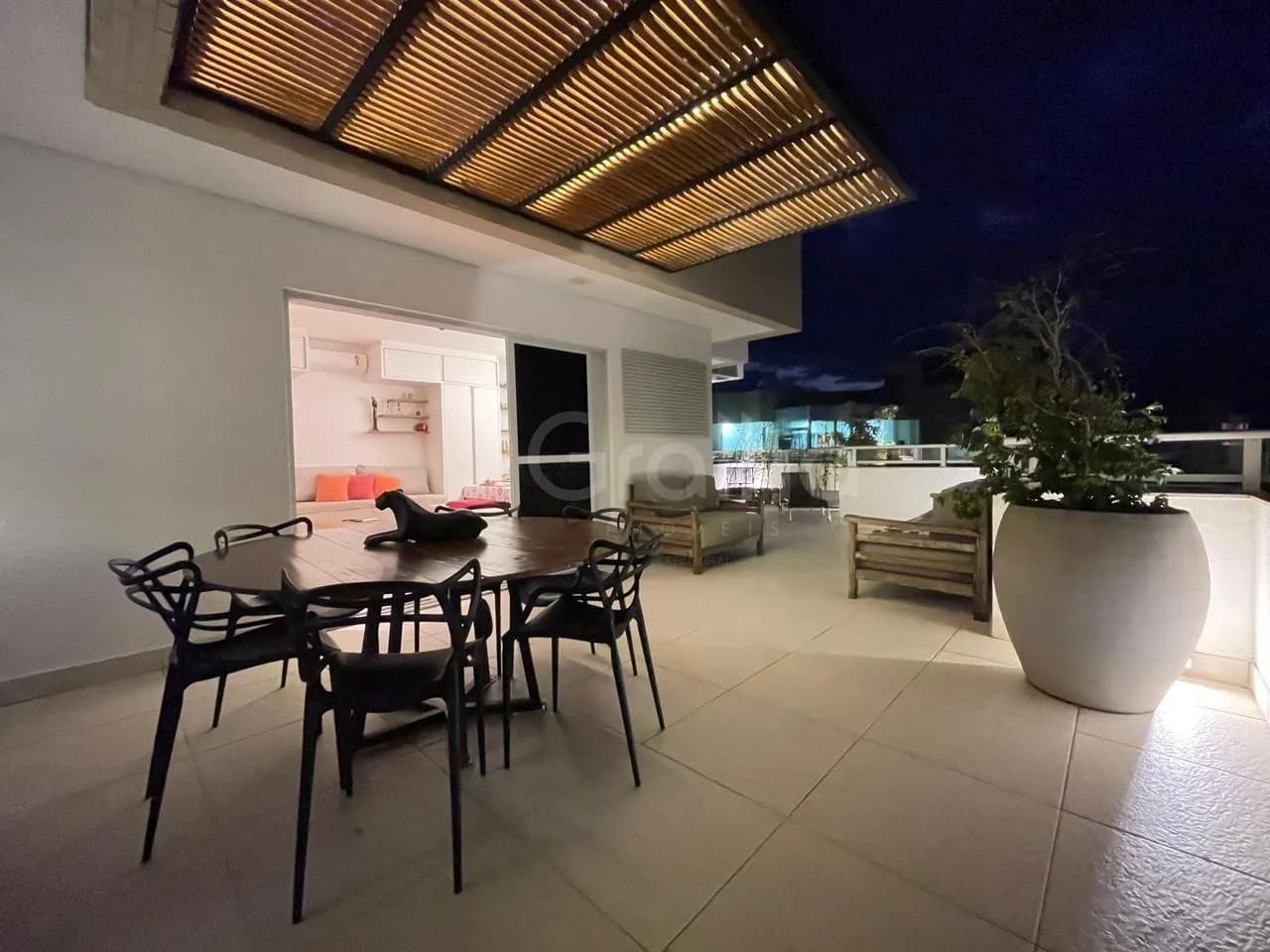 Cobertura para venda com 1 dormitório, em Campeche com 90 m² — foto 3