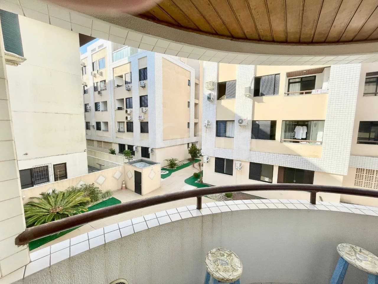 Apartamento para venda com 2 dormitórios em Ingleses Centro com 65 m² — foto 4
