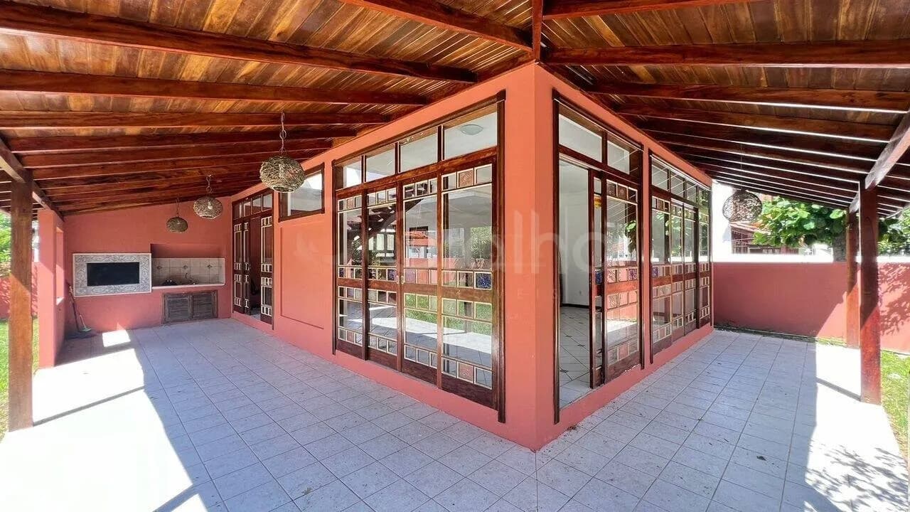Casa para venda com 3 dormitórios em Armação do Pântano Do Sul com 220 m² — foto principal