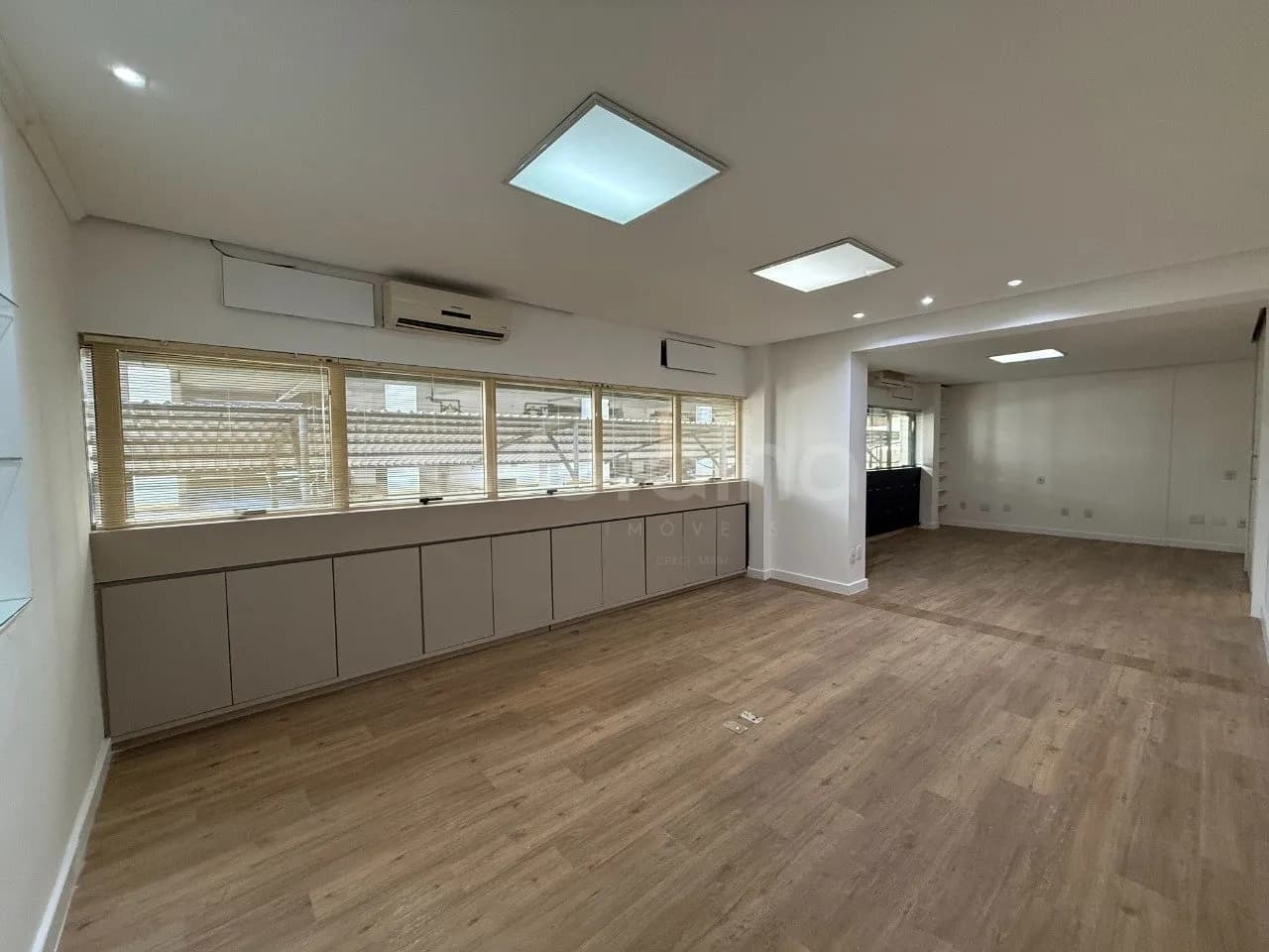 Sala comercial para venda em Centro com 138 m² — foto principal