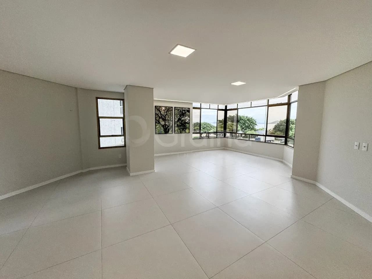 Apartamento para venda com 3 dormitórios em Beira Mar Norte com 206 m²