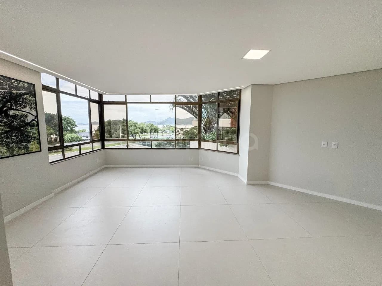 Apartamento para venda com 3 dormitórios em Beira Mar Norte com 206 m² — foto 3