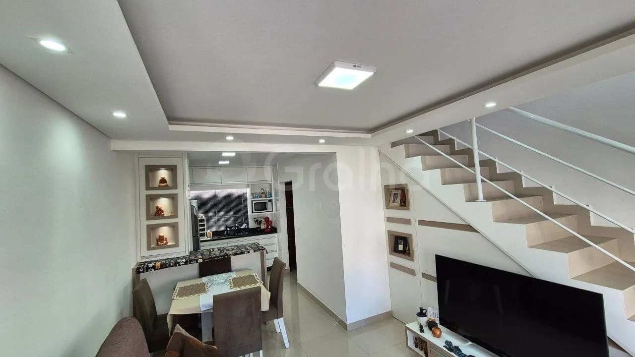 Casa para venda com 2 dormitórios em Bela Vista com 65 m² — foto principal