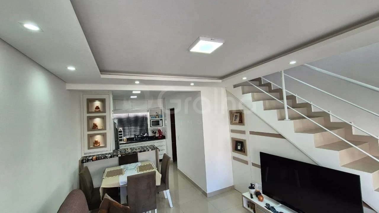 Casa para venda com 2 dormitórios em Bela Vista com 65 m² — foto 2