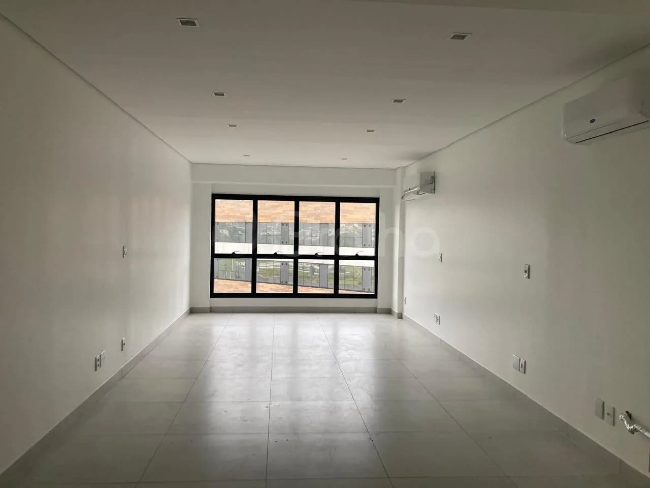 Sala comercial para venda em Campeche com 39 m² — foto principal