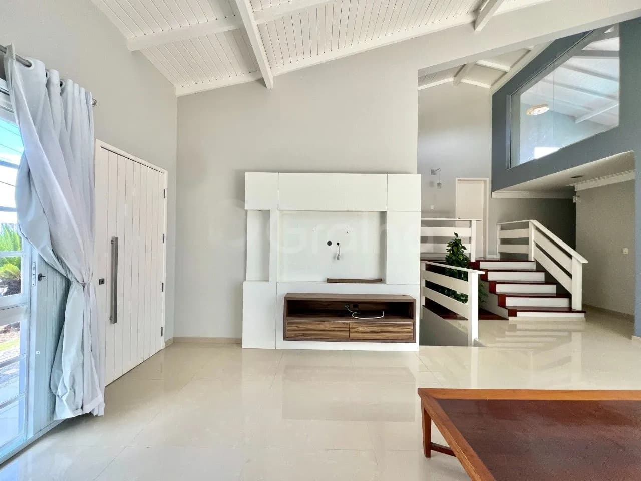 Casa para venda com 4 dormitórios em Centro com 316 m² — foto 2