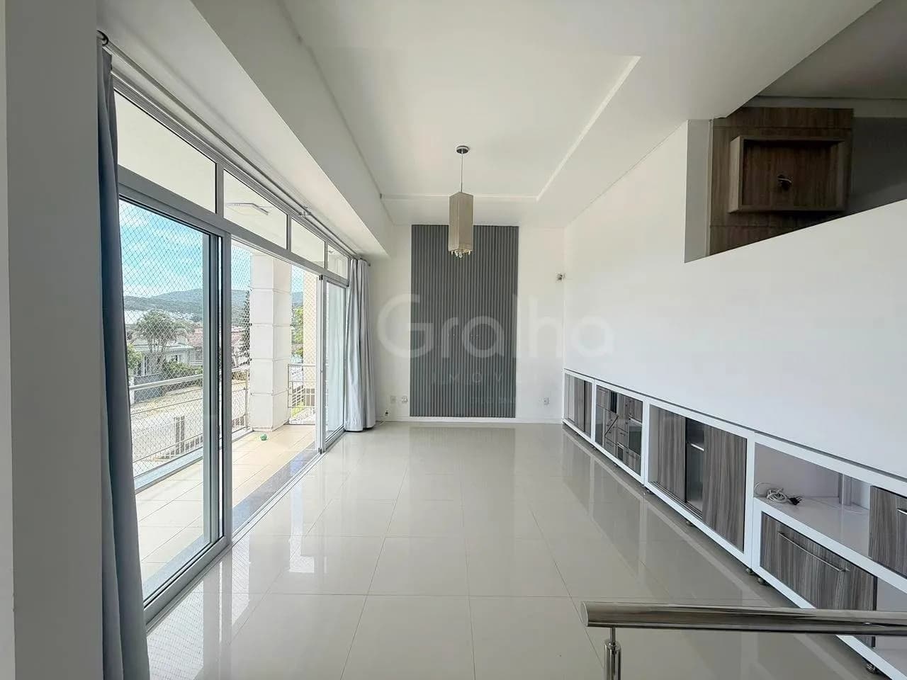 Casa para venda com 4 dormitórios em Carvoeira com 300 m²