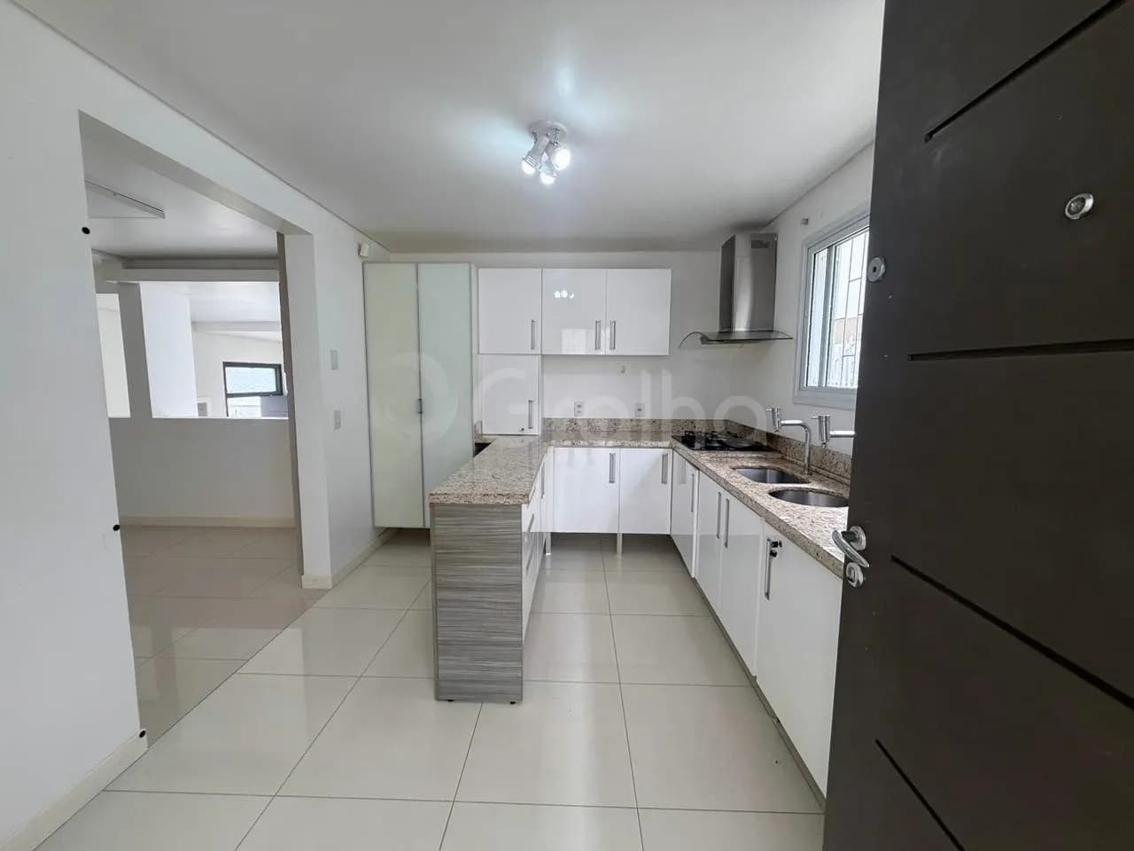 Casa para venda com 4 dormitórios em Carvoeira com 300 m² — foto 3