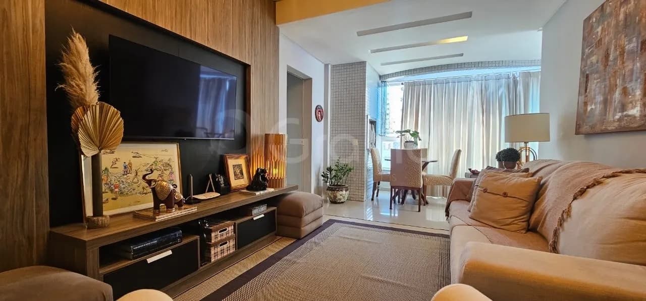 Apartamento para venda com 2 dormitórios em Centro com 197 m²