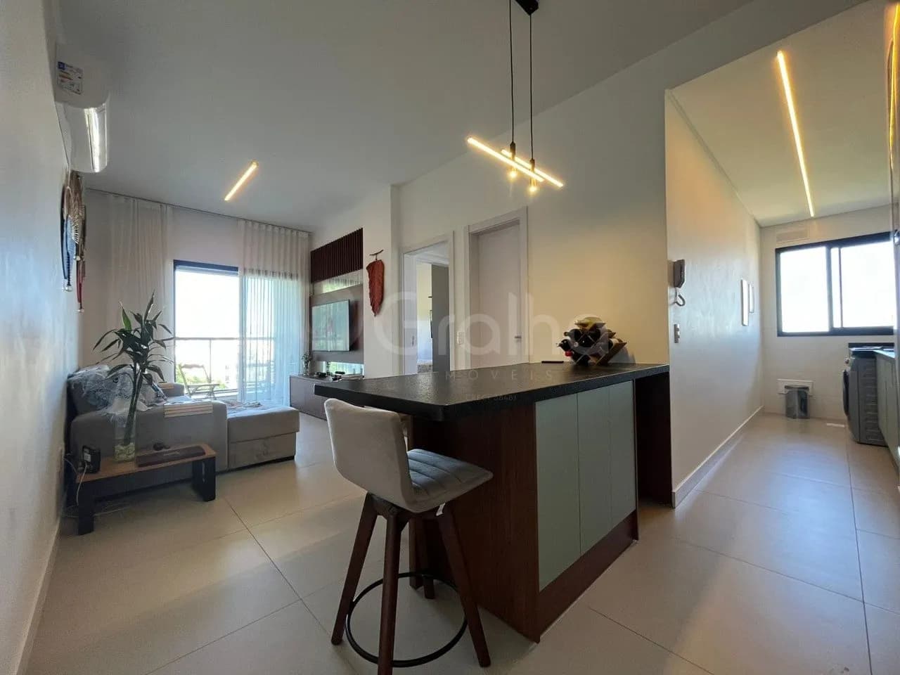 Apartamento para venda com 2 dormitórios em Agronômica com 70 m² — foto 2
