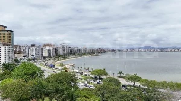 Cobertura para venda com 3 dormitórios em Agronômica com 142 m² — foto 2