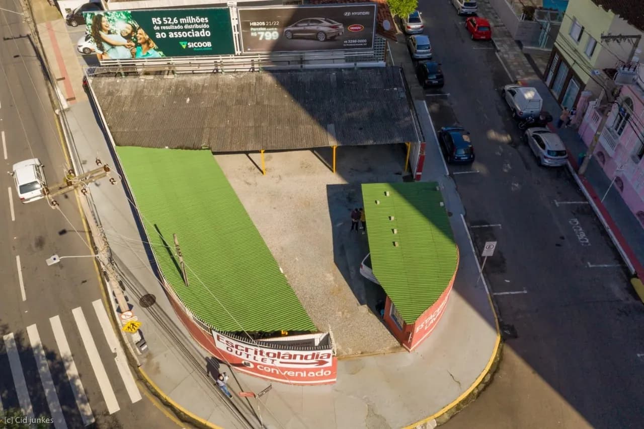 Terreno para venda em Centro com 376 m² — foto principal