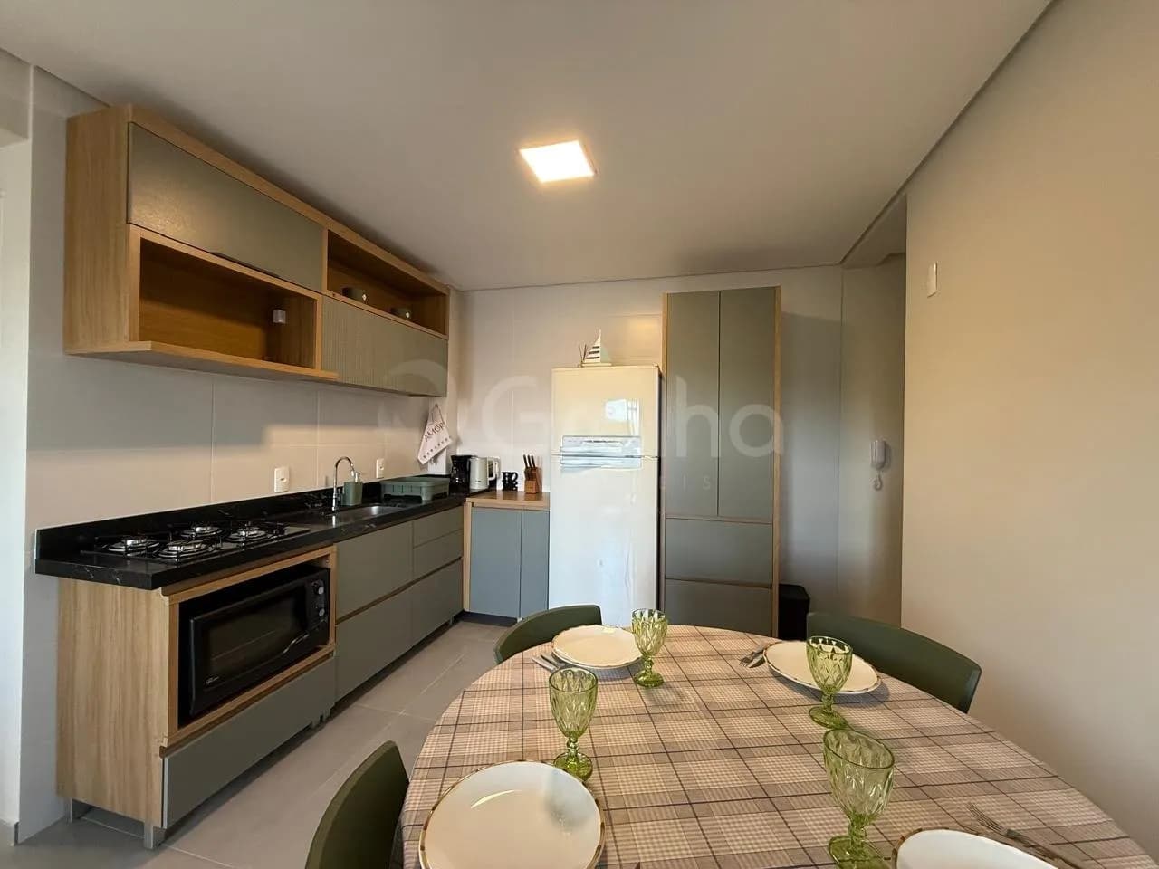 Apartamento para venda com 2 dormitórios em Governador Celso Ramos com 72 m² — foto 2