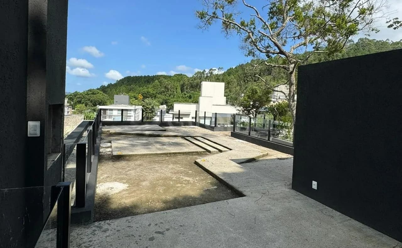 Casa de condomínio para venda com 3 dormitórios em Canasvieiras com 310 m² — foto 2