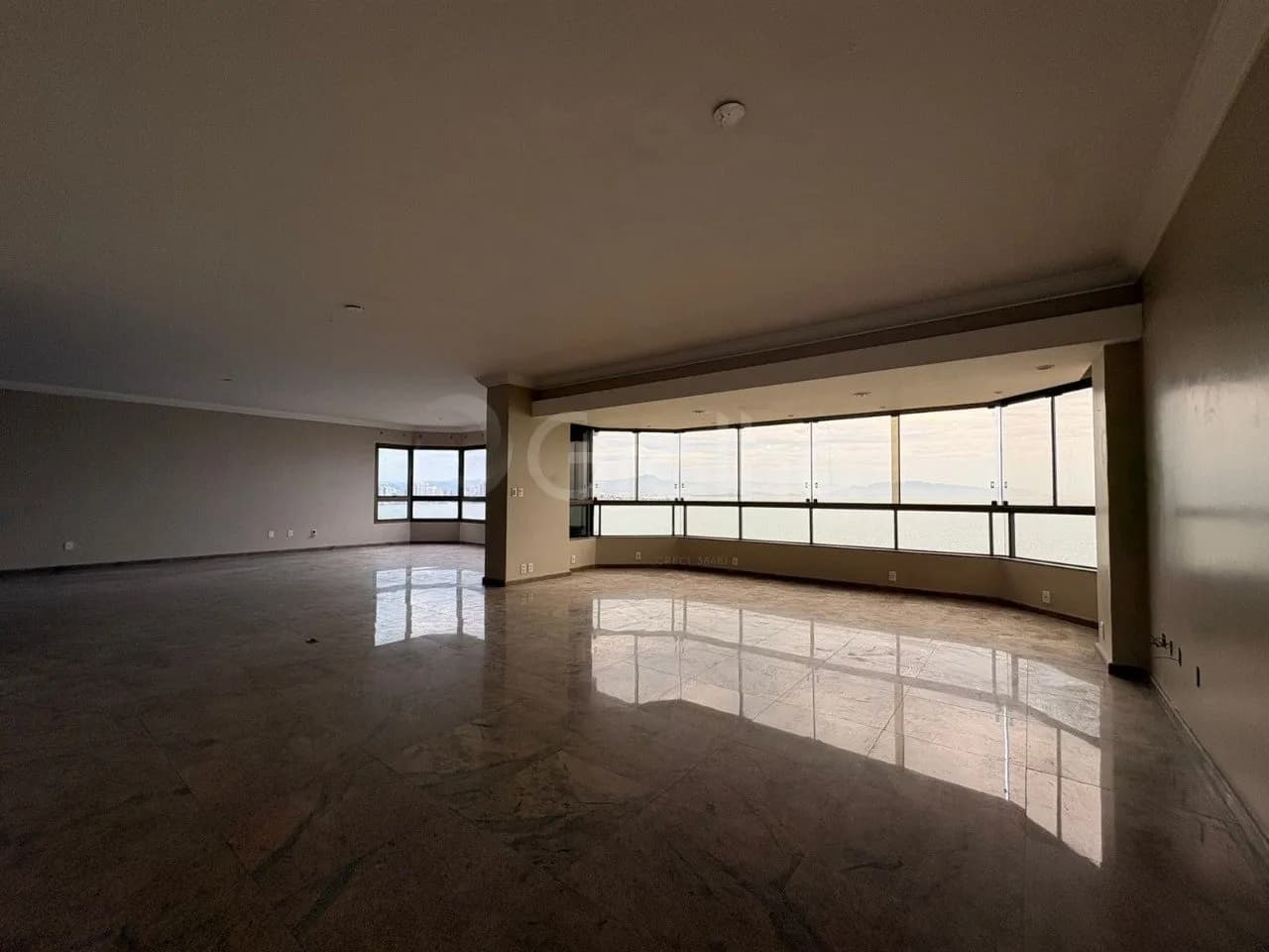 Apartamento para venda com 4 dormitórios em Centro com 399 m² — foto principal