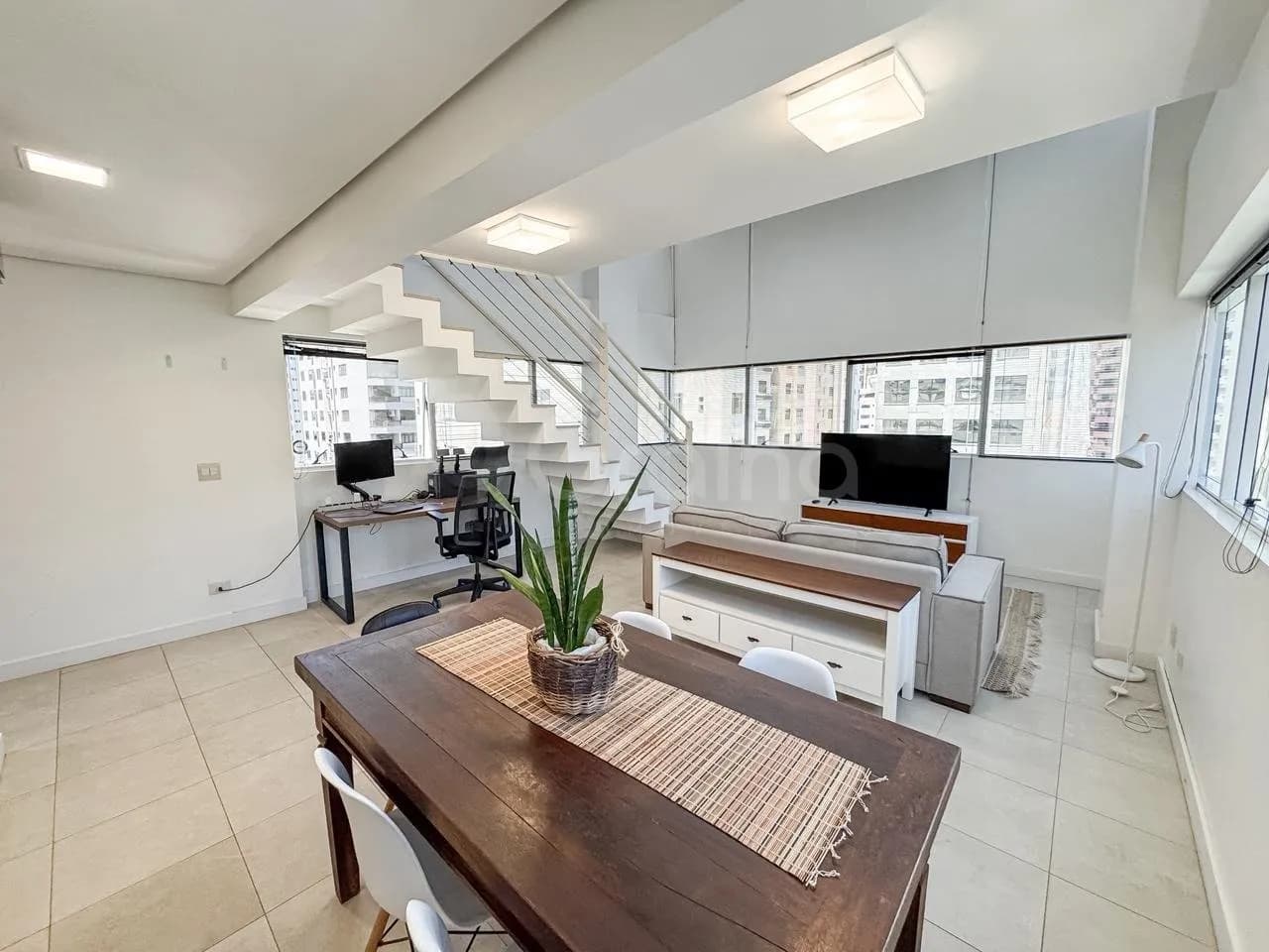 Loft para venda com 1 dormitório, em Centro com 85 m² — foto principal