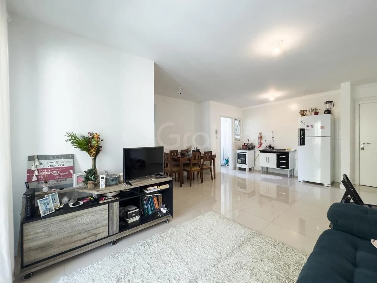 Apartamento para venda com 2 dormitórios em Pantanal com 71 m² — foto 3