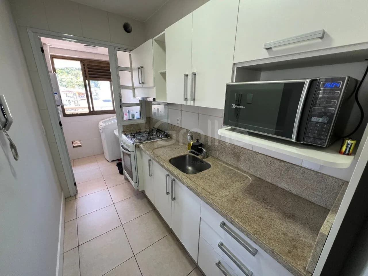 Apartamento para venda com 3 dormitórios em Pantanal com 75 m² — foto 2