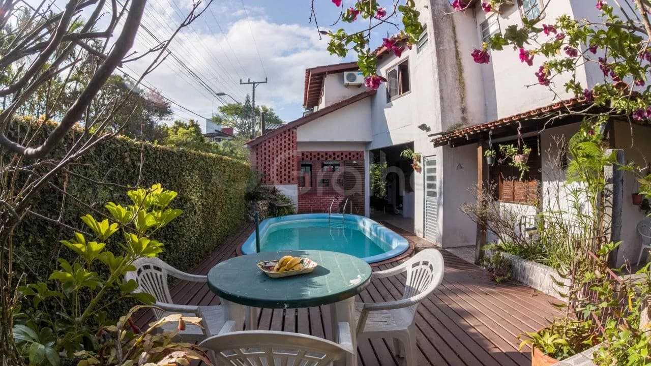 Casa comercial para venda com 14 dormitórios em Lagoa Da Conceição com 111 m² — foto principal