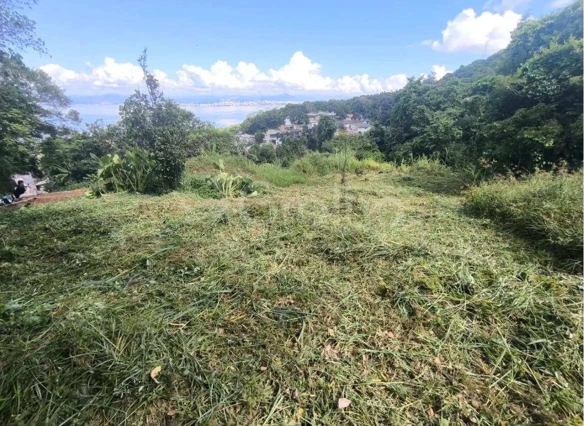 Terreno para venda em Costeira Do Pirajubae com 460 m² — foto principal